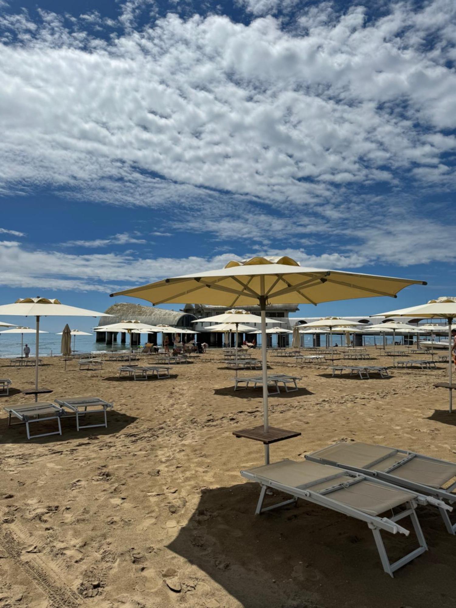 Appart 21 Artistic Beach Apartment Lignano Sabbiadoro Dış mekan fotoğraf